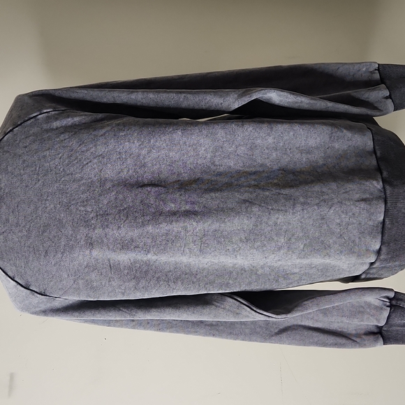 LenoxJames gray long sleeve acid wash  crewneck  sweatshirt - Picture 4 of 8